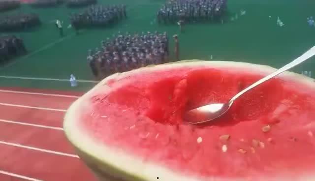 净妹吃瓜,揭秘娱乐圈那些不为人知的幕后故事  第3张